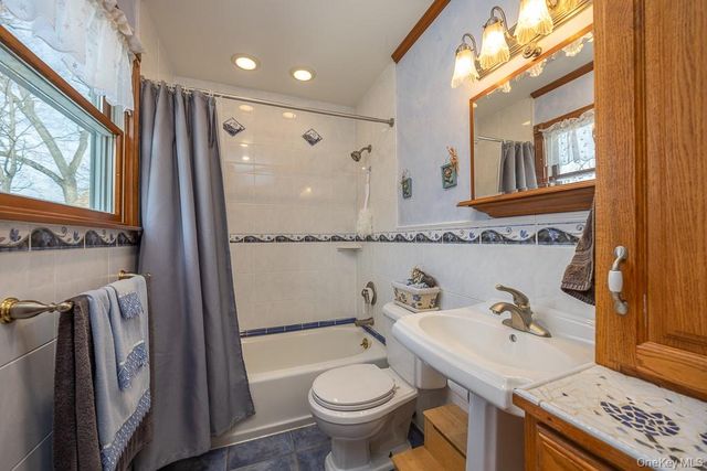 9 Georgian Drive, Stony Point, NY 10980