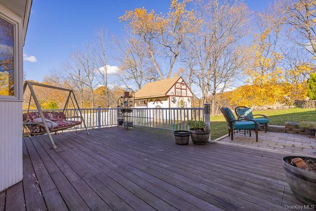 9 Georgian Drive, Stony Point, NY 10980