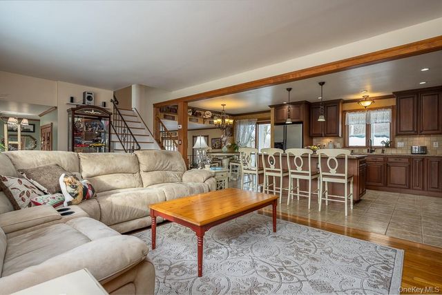 9 Georgian Drive, Stony Point, NY 10980