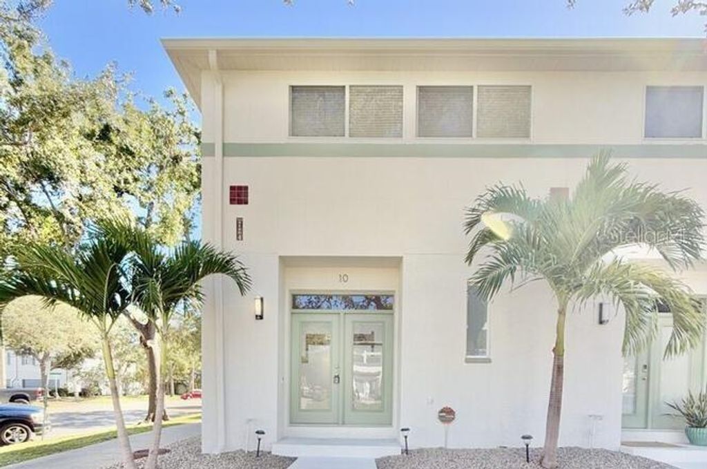 724 4TH AVENUE S 10, St Petersburg, FL 33701