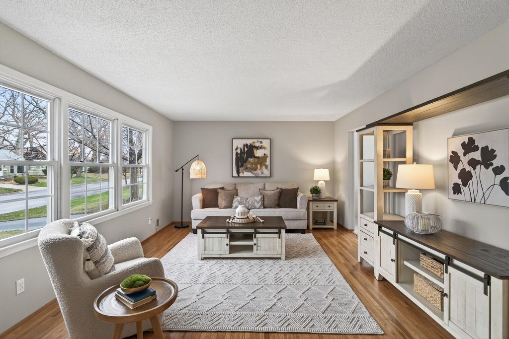 6815 Irving Avenue S, Richfield, MN 55423