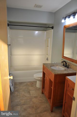 37 CHISWICK DR, Lindenwold, NJ 08021