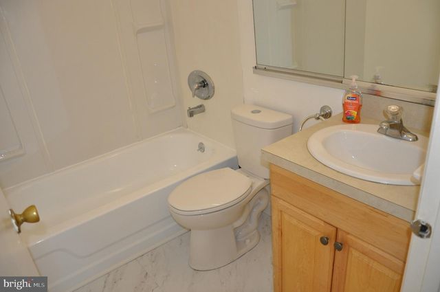 37 CHISWICK DR, Lindenwold, NJ 08021