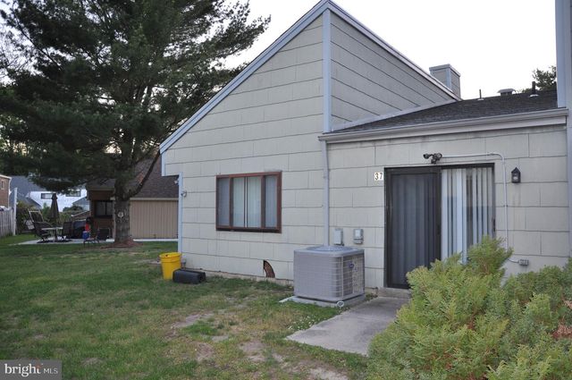 37 CHISWICK DR, Lindenwold, NJ 08021
