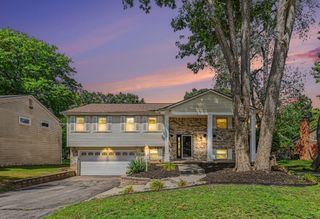 1560 Chanticlair Circle, Wixom, MI 48393