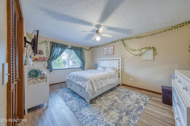 2327 Eau Clair Drive, Maryville, TN 37803