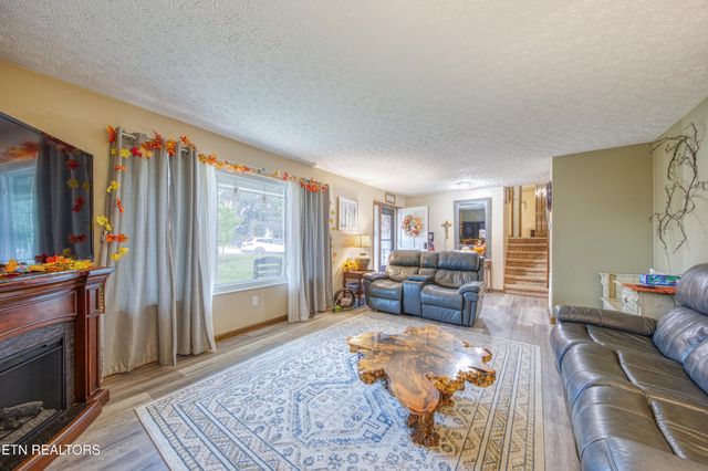 2327 Eau Clair Drive, Maryville, TN 37803