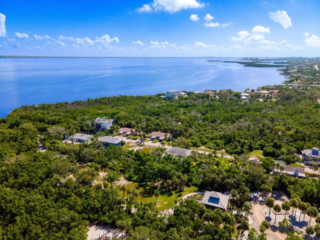 691 GULF BAY ROAD, Longboat Key, FL 34228