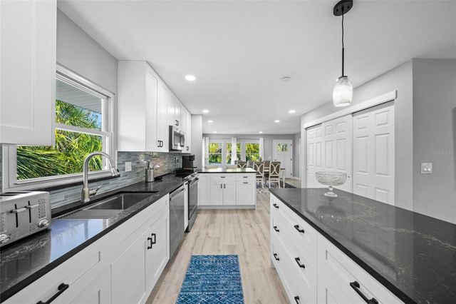 691 GULF BAY ROAD, Longboat Key, FL 34228