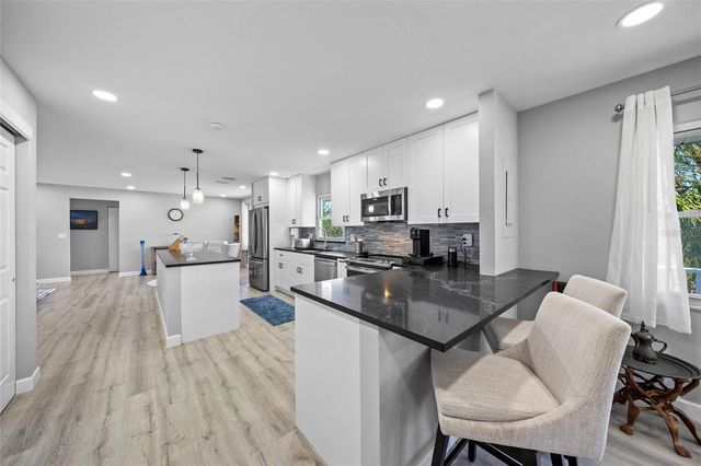 691 GULF BAY ROAD, Longboat Key, FL 34228