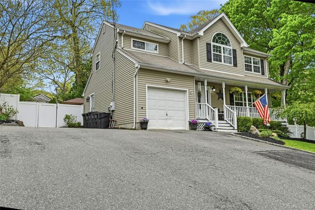 5 Shelter Drive, Sound Beach, NY 11789
