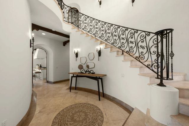 1745 Amalfi St, La Jolla, CA 92037