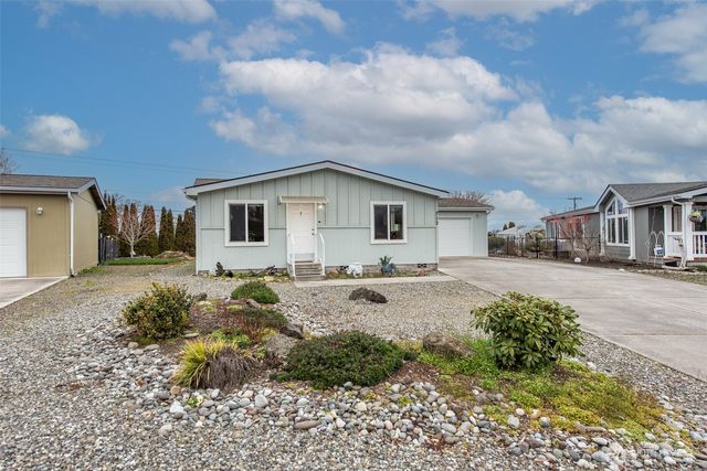 713 W Heritage Loop, Sequim, WA 98382