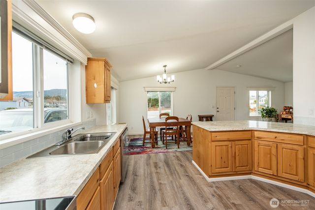 713 W Heritage Loop, Sequim, WA 98382