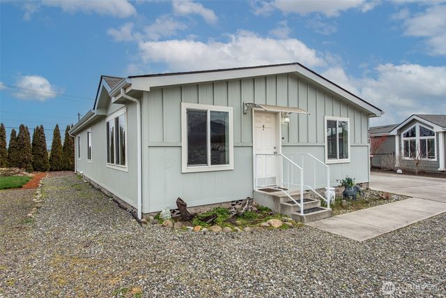 713 W Heritage Loop, Sequim, WA 98382
