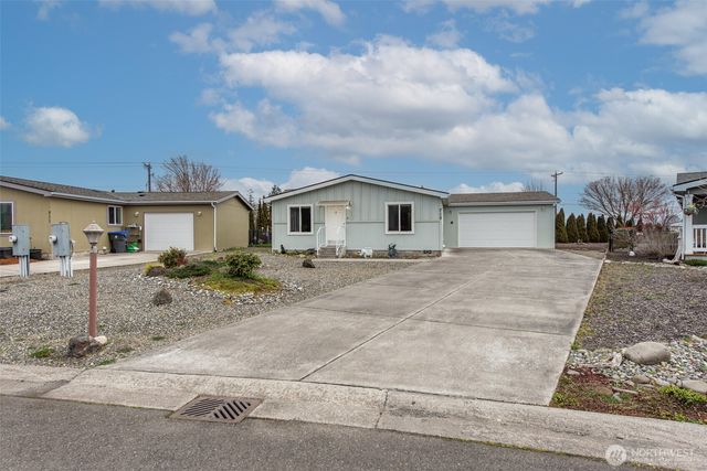 713 W Heritage Loop, Sequim, WA 98382