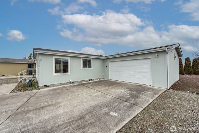 713 W Heritage Loop, Sequim, WA 98382