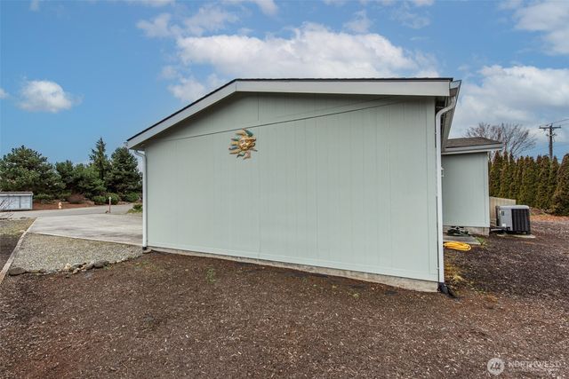 713 W Heritage Loop, Sequim, WA 98382