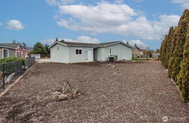 713 W Heritage Loop, Sequim, WA 98382