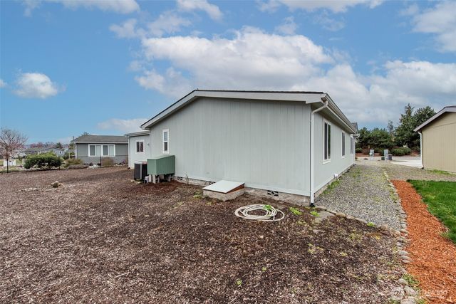 713 W Heritage Loop, Sequim, WA 98382