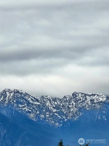 713 W Heritage Loop, Sequim, WA 98382