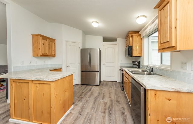 713 W Heritage Loop, Sequim, WA 98382