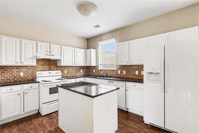 6010 Stonebrook Lane, Austell, GA 30106