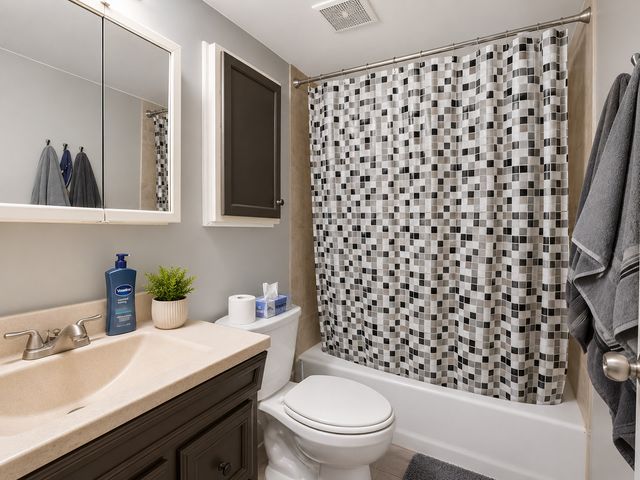 11036 S Kilpatrick Avenue 2NW, Oak Lawn, IL 60453