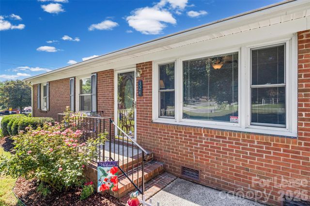 324 Bright Avenue, Bessemer City, NC 28016