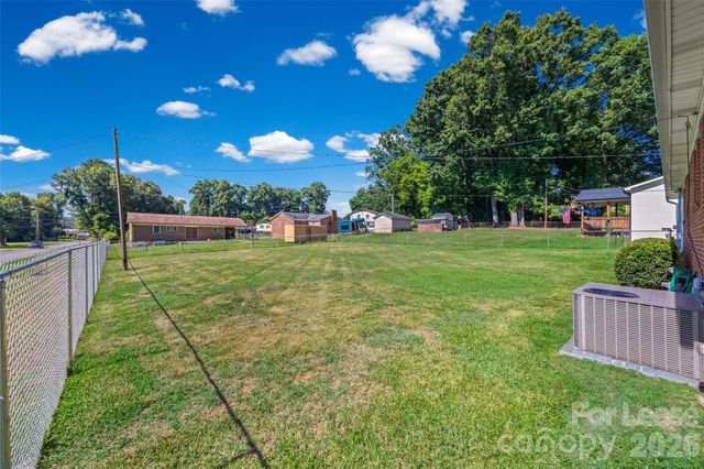 324 Bright Avenue, Bessemer City, NC 28016