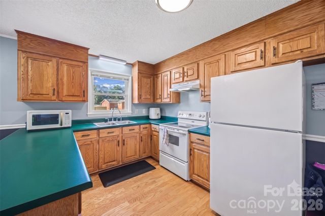324 Bright Avenue, Bessemer City, NC 28016