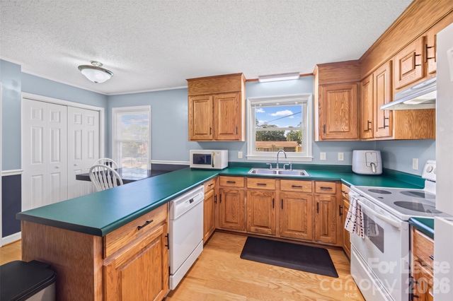 324 Bright Avenue, Bessemer City, NC 28016