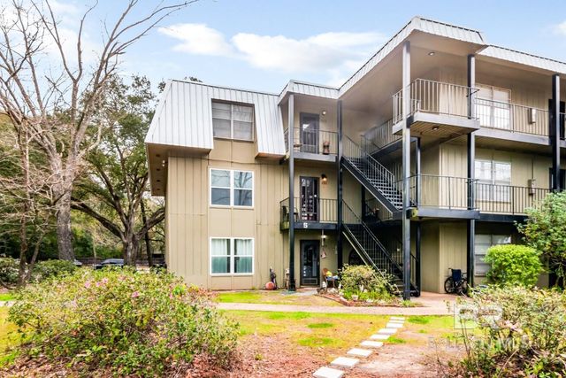 222 Riverbend Drive 222, Mobile, AL 36605