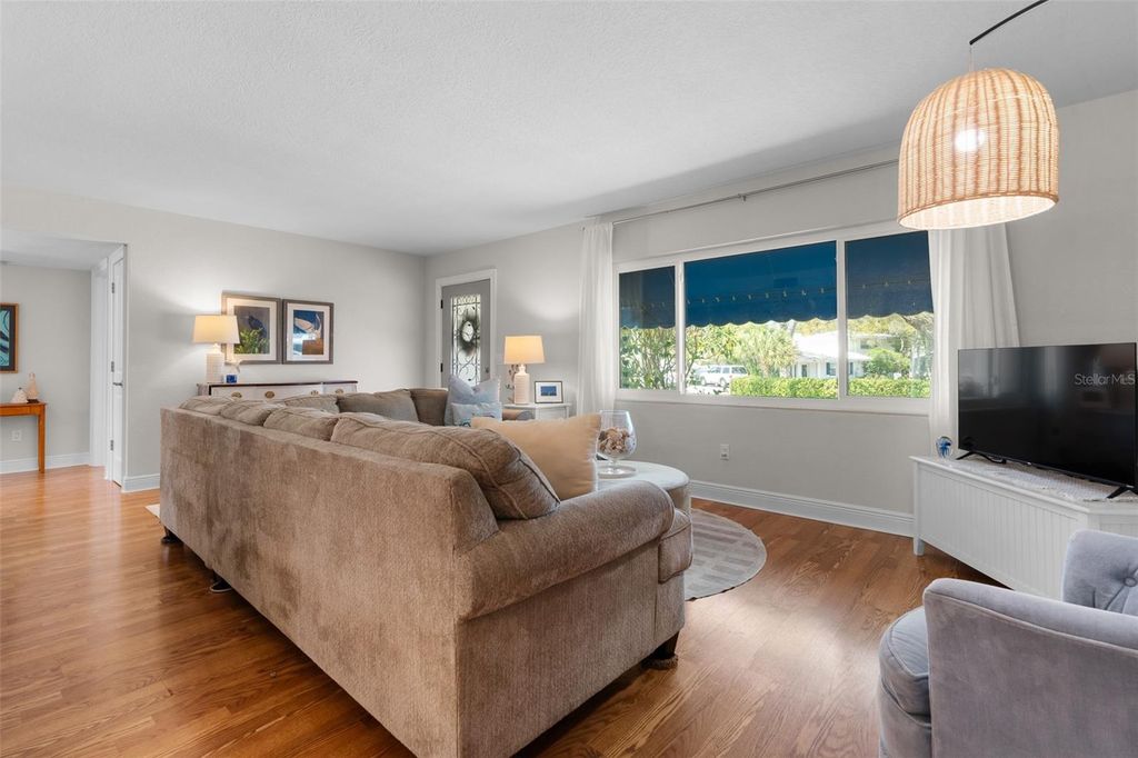 Image 12 of property listing at 1841 MAGNOLIA DRIVE, Clearwater, FL 33764