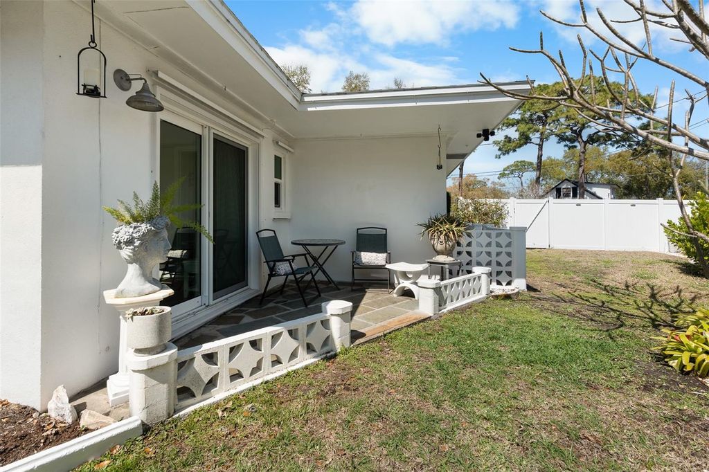 Image 36 of property listing at 1841 MAGNOLIA DRIVE, Clearwater, FL 33764