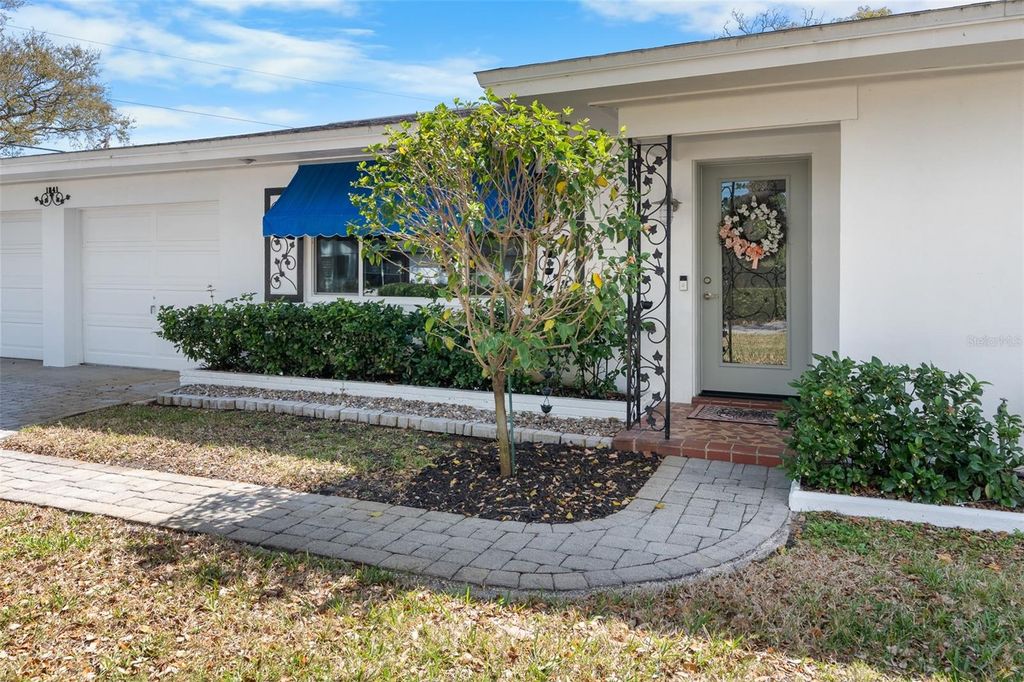 Image 8 of property listing at 1841 MAGNOLIA DRIVE, Clearwater, FL 33764