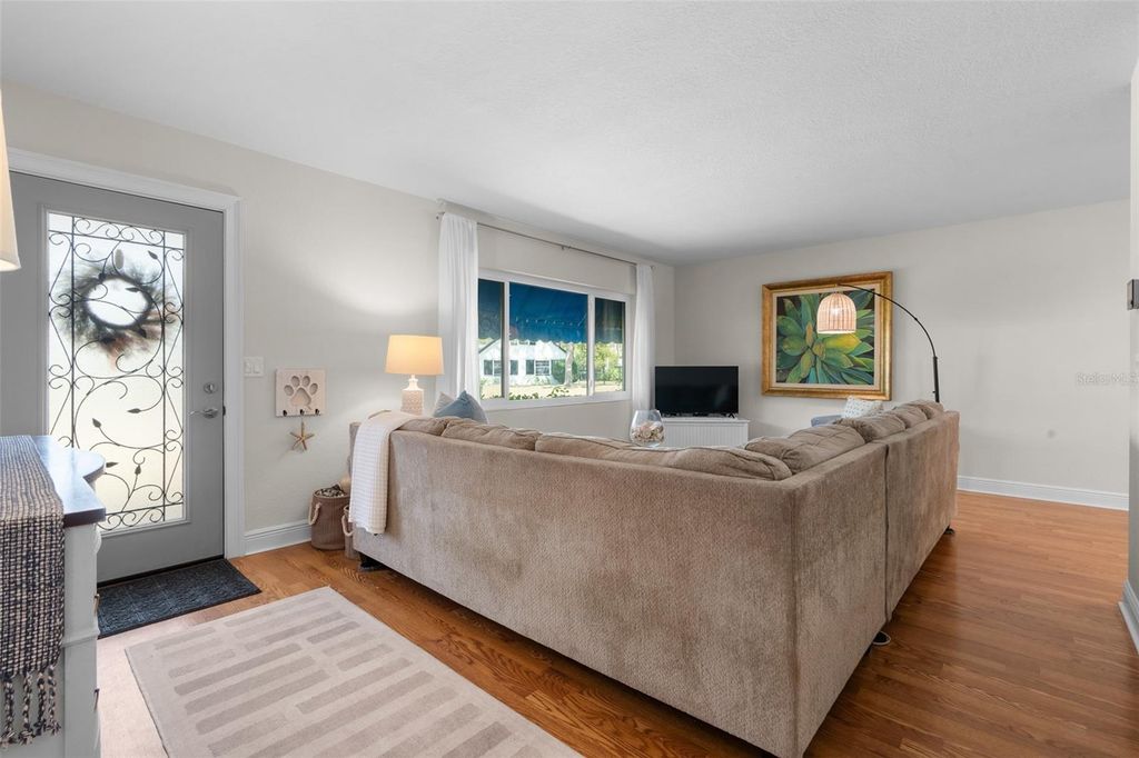 Image 10 of property listing at 1841 MAGNOLIA DRIVE, Clearwater, FL 33764