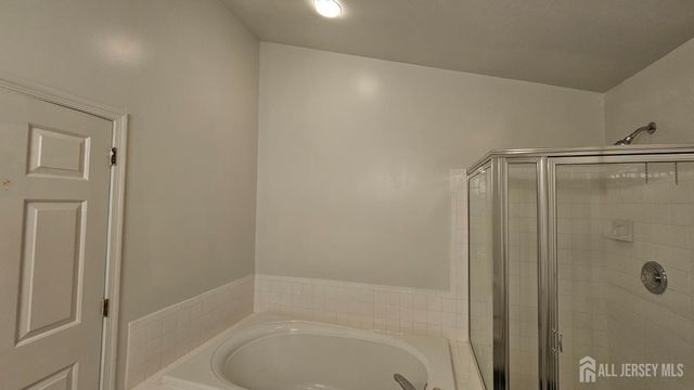 1503 Pheasant Run, South Brunswick, NJ 08852