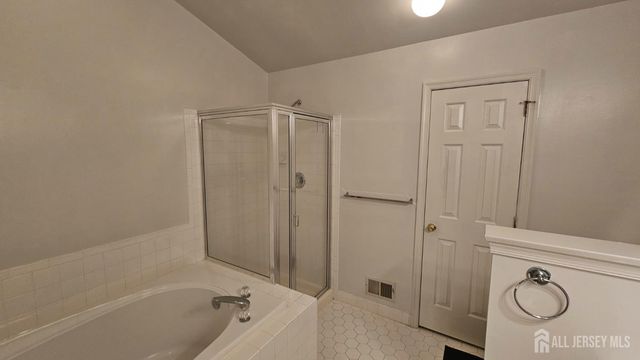 1503 Pheasant Run, South Brunswick, NJ 08852