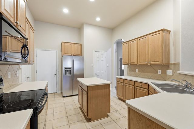 629 Lake City Drive, Lewisville, TX 75056
