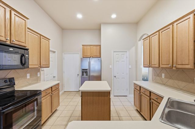 629 Lake City Drive, Lewisville, TX 75056
