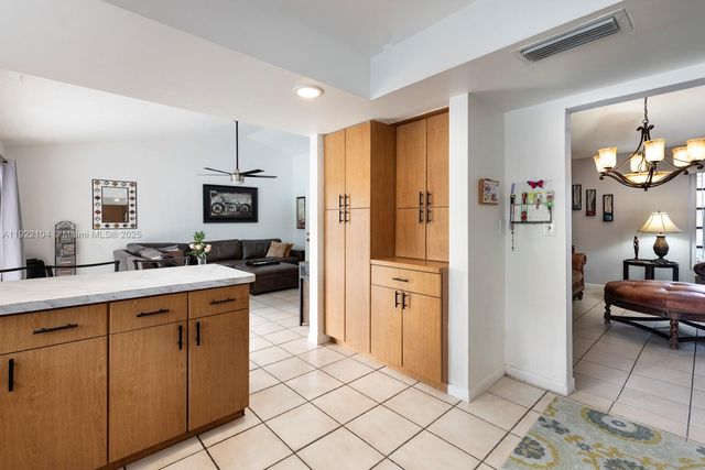 11724 SW 95th St, Miami, FL 33186