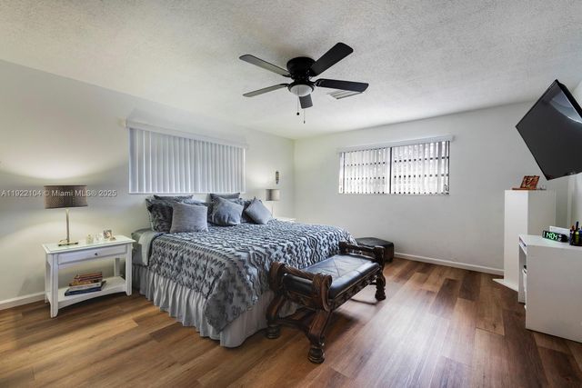 11724 SW 95th St, Miami, FL 33186