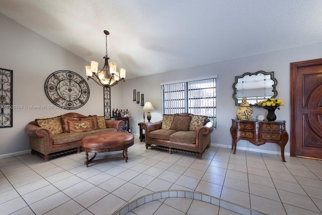 11724 SW 95th St, Miami, FL 33186