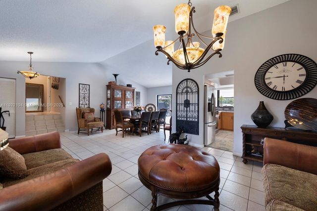 11724 SW 95th St, Miami, FL 33186