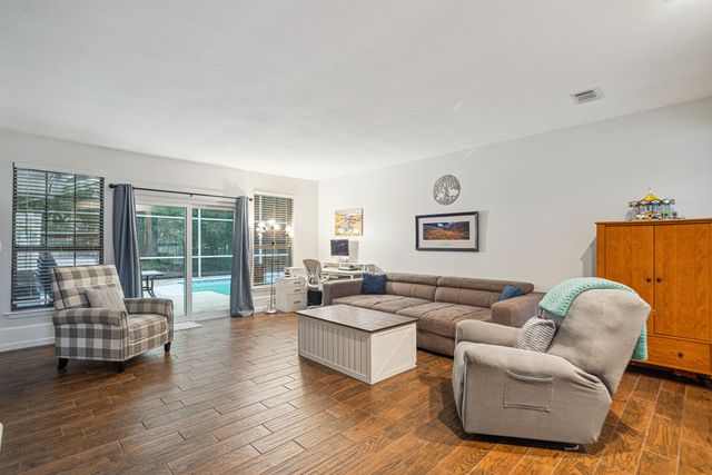 213 Olde Post Road, Niceville, FL 32578