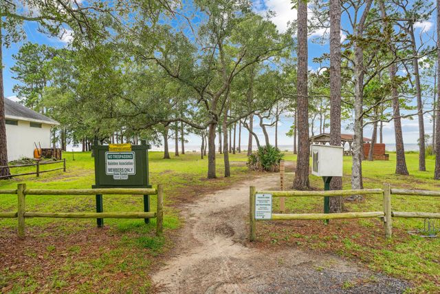 213 Olde Post Road, Niceville, FL 32578