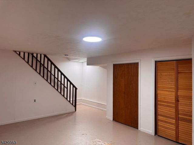 86 Franklin Ct, Raritan Twp., NJ 08822