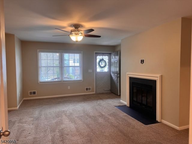 86 Franklin Ct, Raritan Twp., NJ 08822