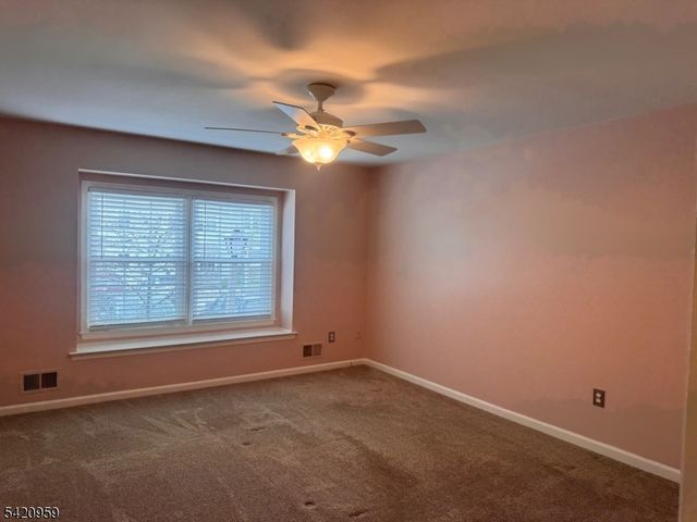 86 Franklin Ct, Raritan Twp., NJ 08822